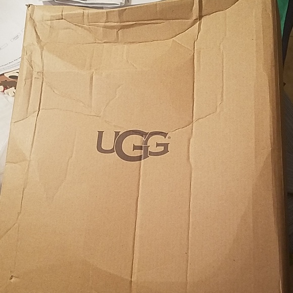 NIB UGG Gita Boots - Picture 2 of 5